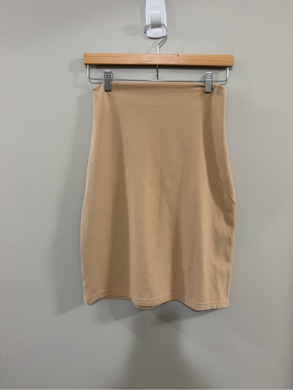 Susana Monaco Neutral Tan Stretch Pencil Skirt. Size S
